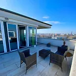 Highrise Horizon Penthouse *