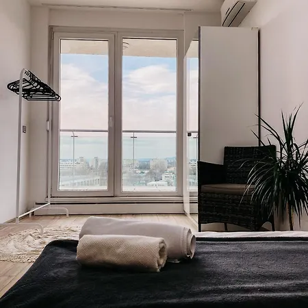 Highrise Horizon Penthouse アパート ブダペスト