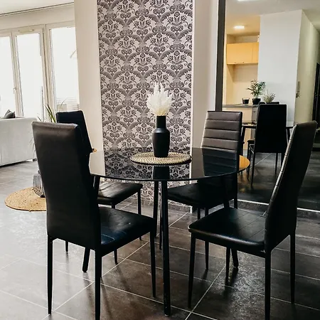 Highrise Horizon Penthouse *