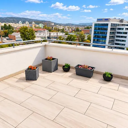 Apartment Highrise Horizon Penthouse *