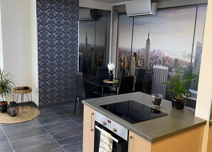 Highrise Horizon Penthouse