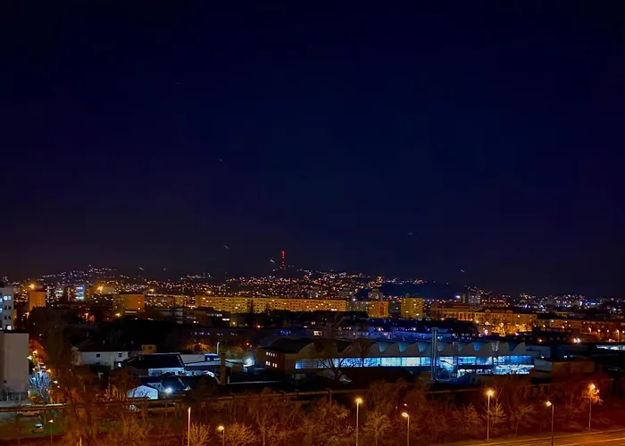 Highrise Horizon Penthouse