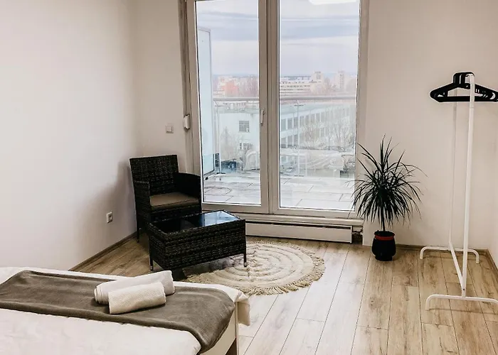 Highrise Horizon Penthouse